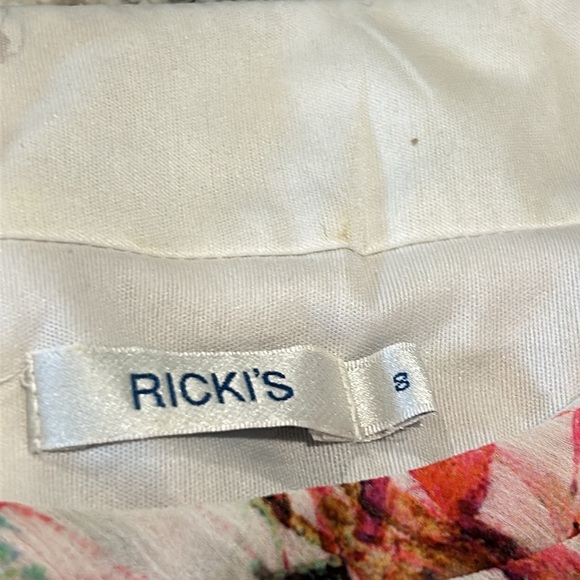 Ricki’s size, small sleeveless floral, dress with back zipper and 2 top buttons - Picture 7 of 12